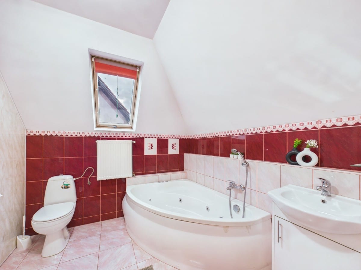 Dom 4 pokojowe na Sprzedaż