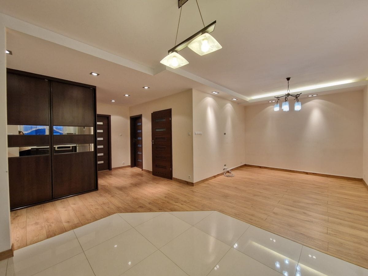 Mieszkanie 4 pokojowe na Sprzedaż