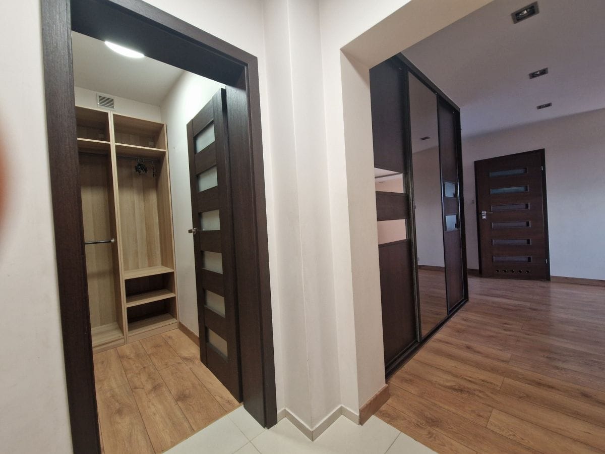 Mieszkanie 4 pokojowe na Sprzedaż