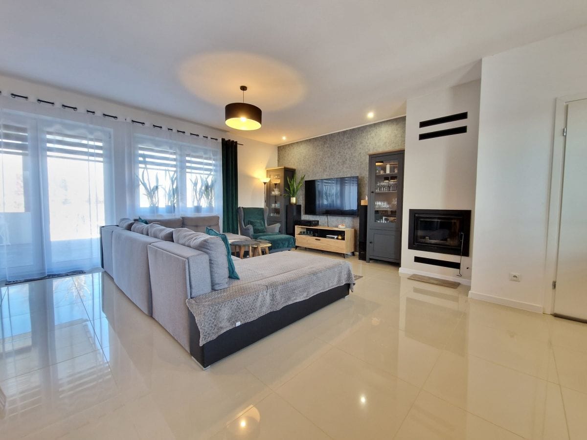 Dom 4 pokojowe na Sprzedaż