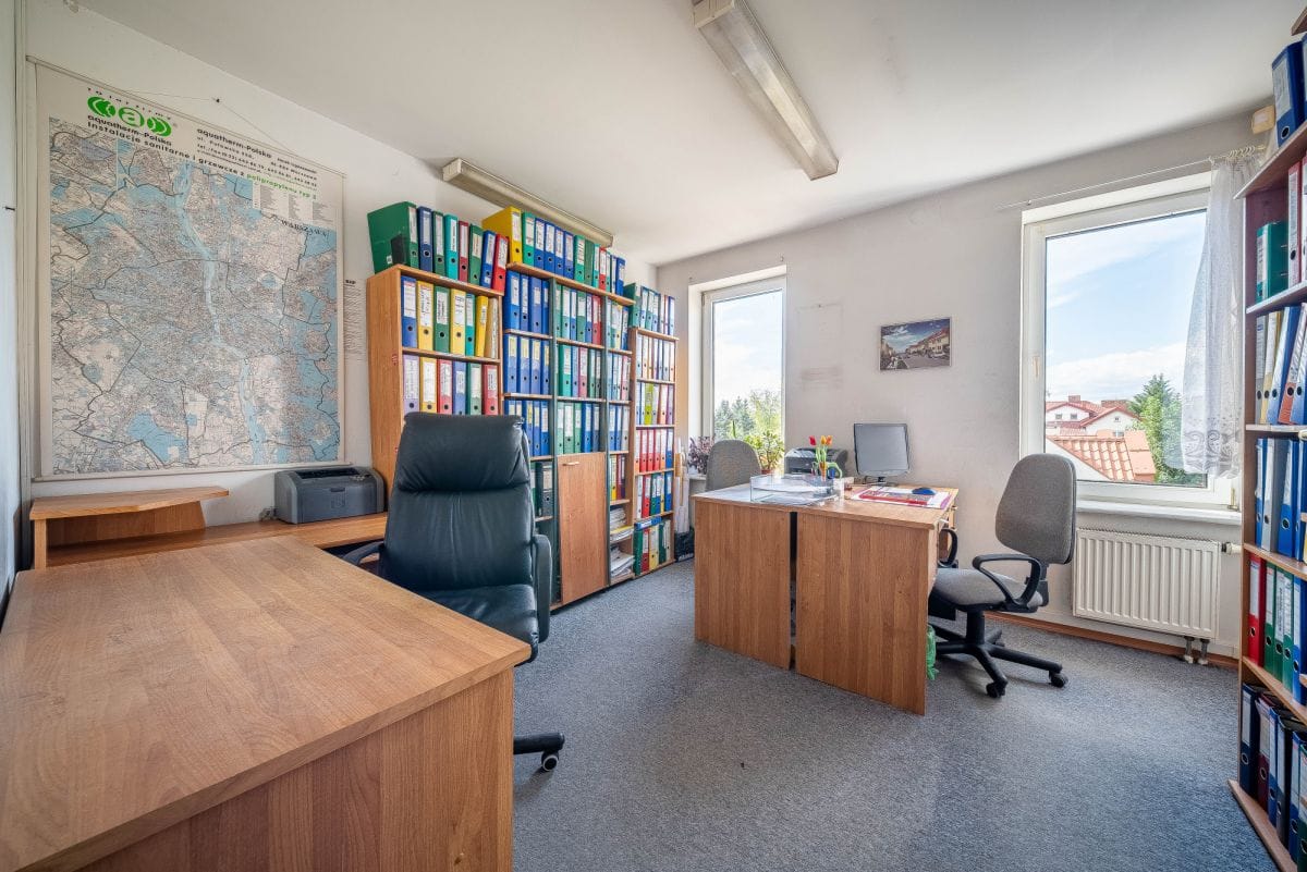 Lokal użytkowy  pokojowe na Sprzedaż