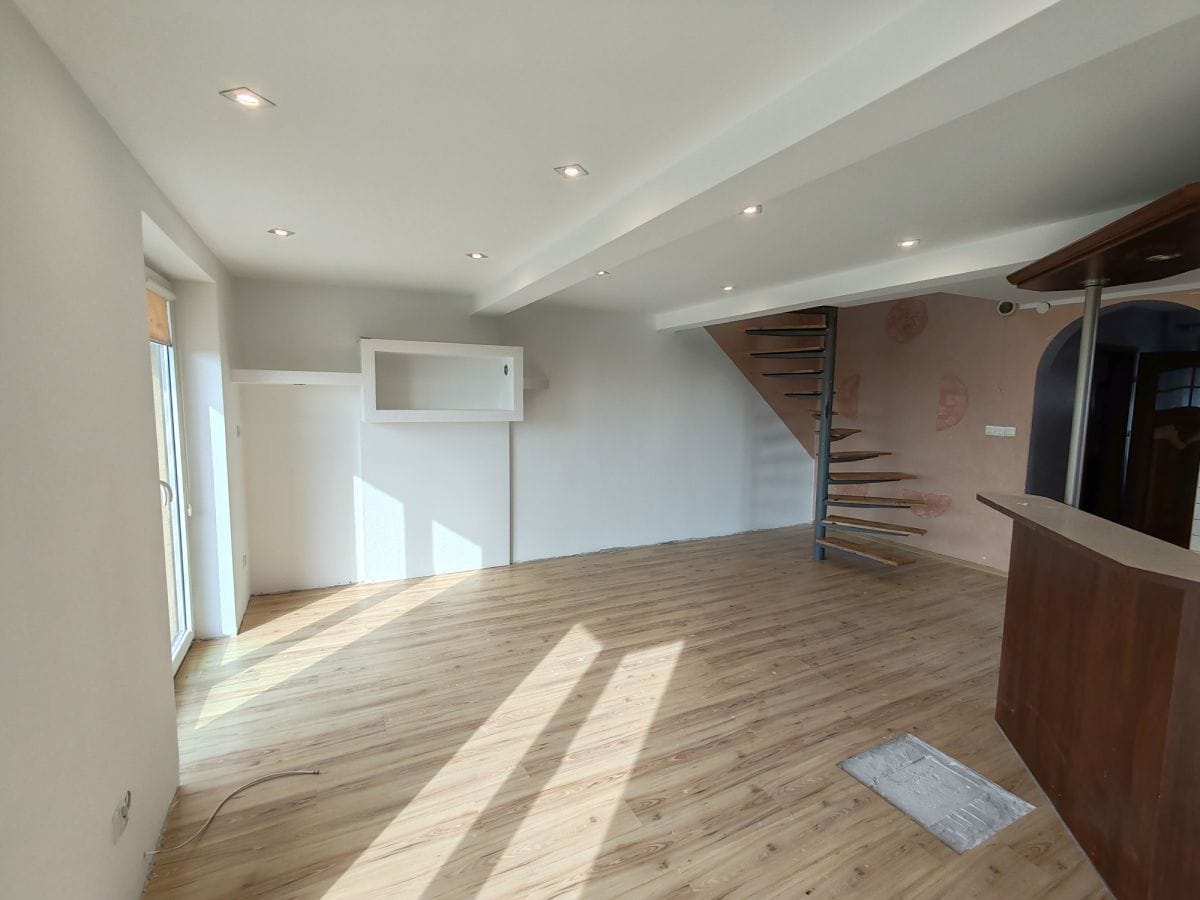 Dom 4 pokojowe na Sprzedaż