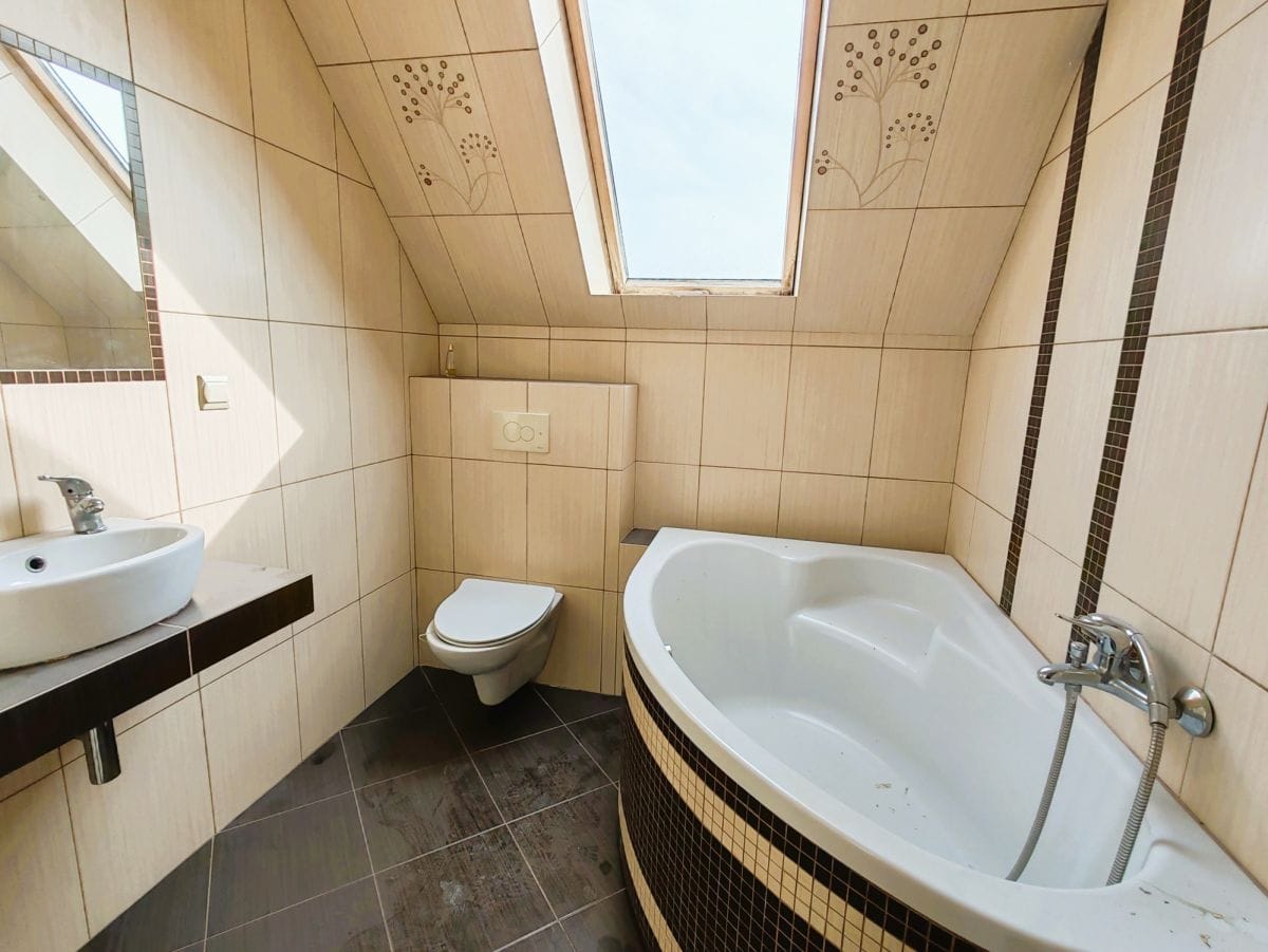 Dom 4 pokojowe na Sprzedaż