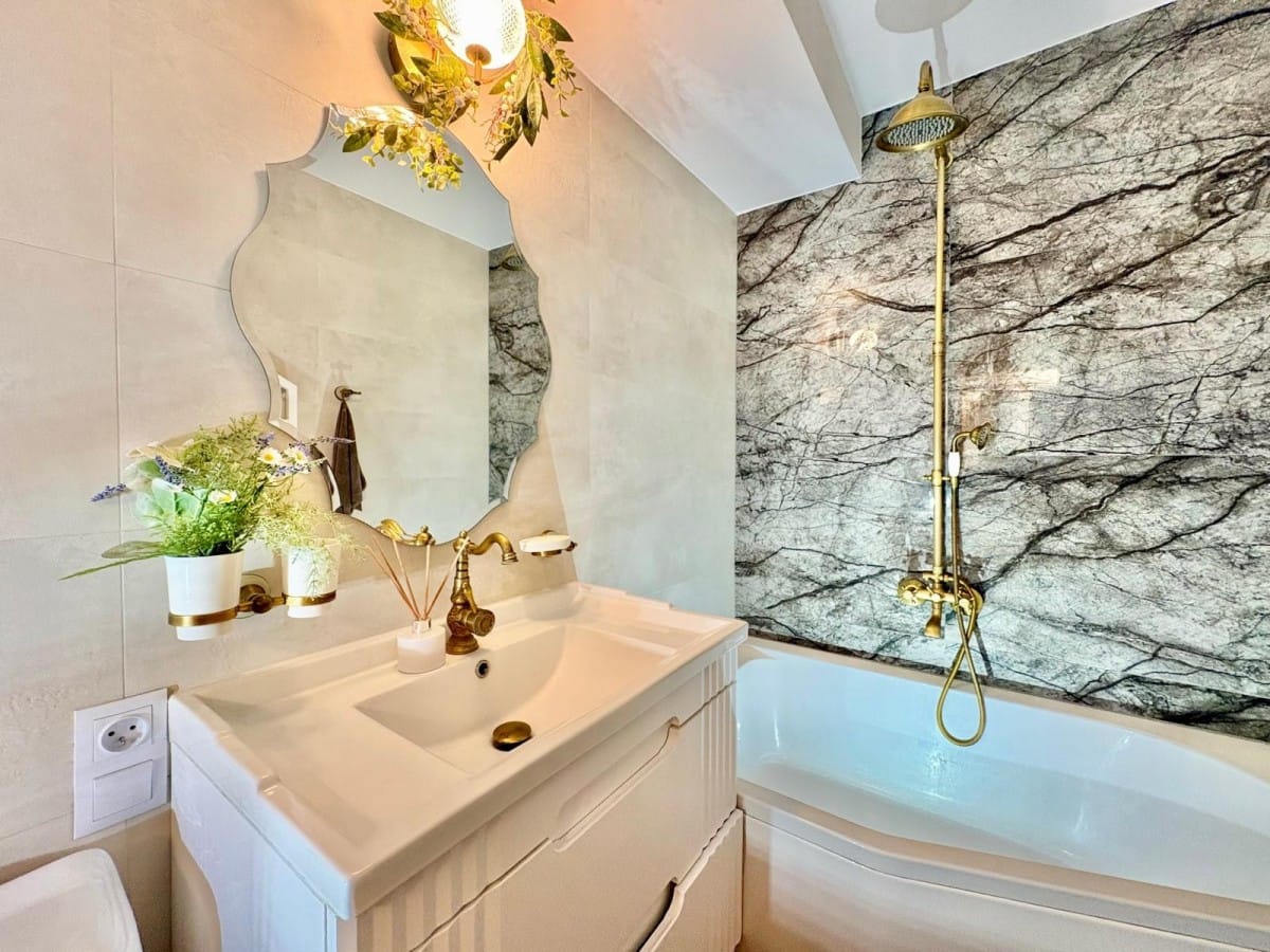 Mieszkanie 4 pokojowe na Sprzedaż