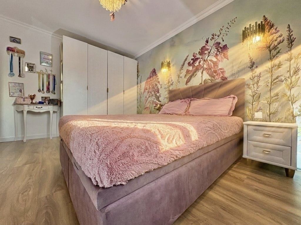 Mieszkanie 4 pokojowe na Sprzedaż