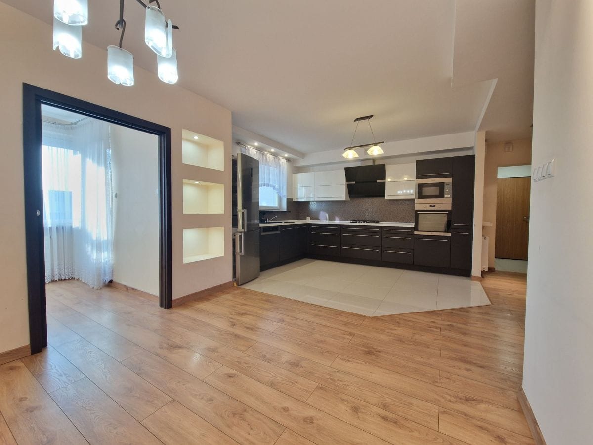 Mieszkanie 4 pokojowe na Sprzedaż