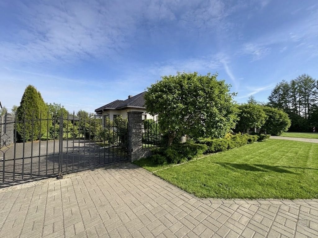 Dom 4 pokojowe na Sprzedaż