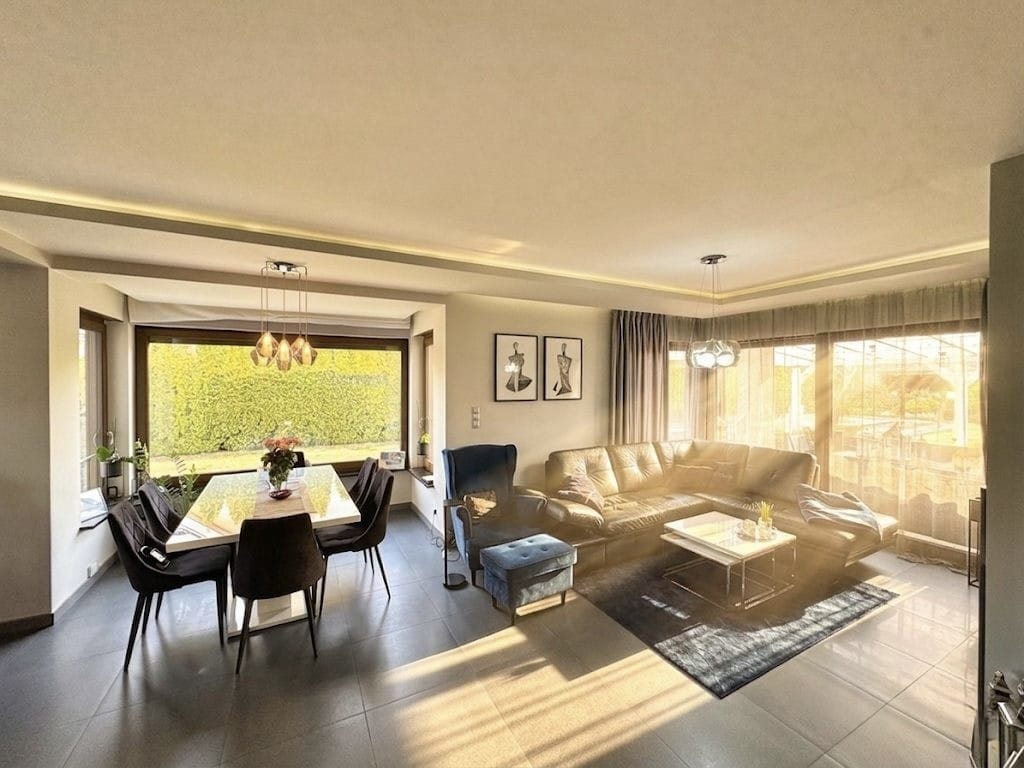 Dom 4 pokojowe na Sprzedaż