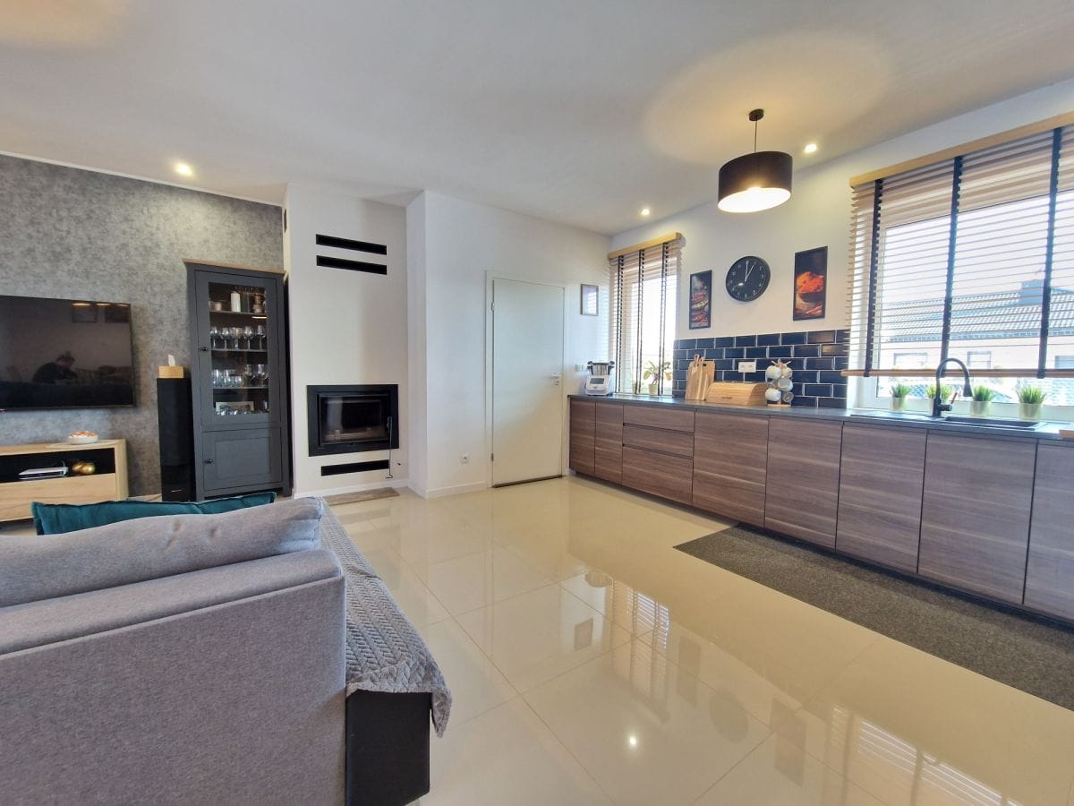 Dom 4 pokojowe na Sprzedaż