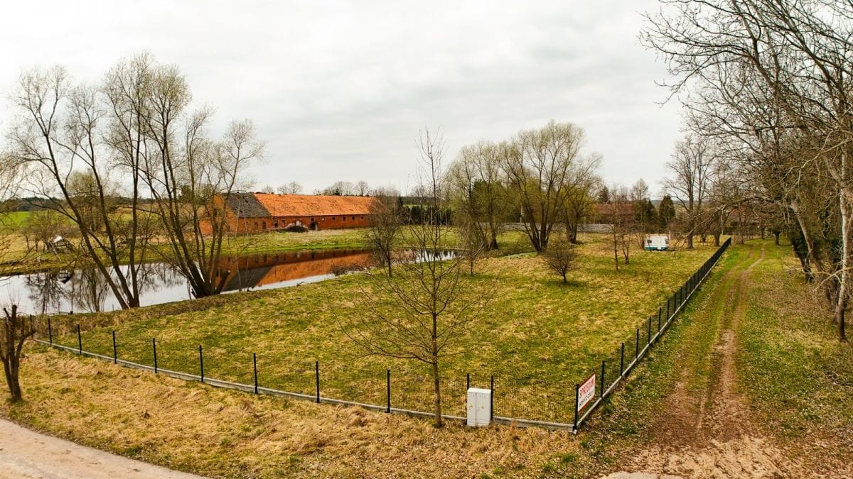 Działka  pokojowe na Sprzedaż