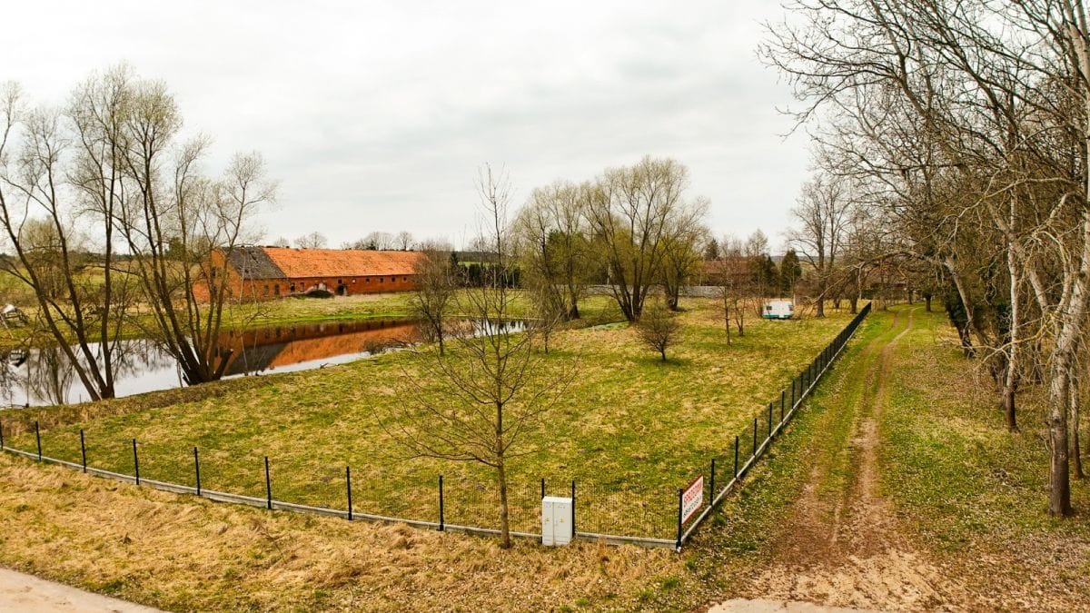 Działka  pokojowe na Sprzedaż