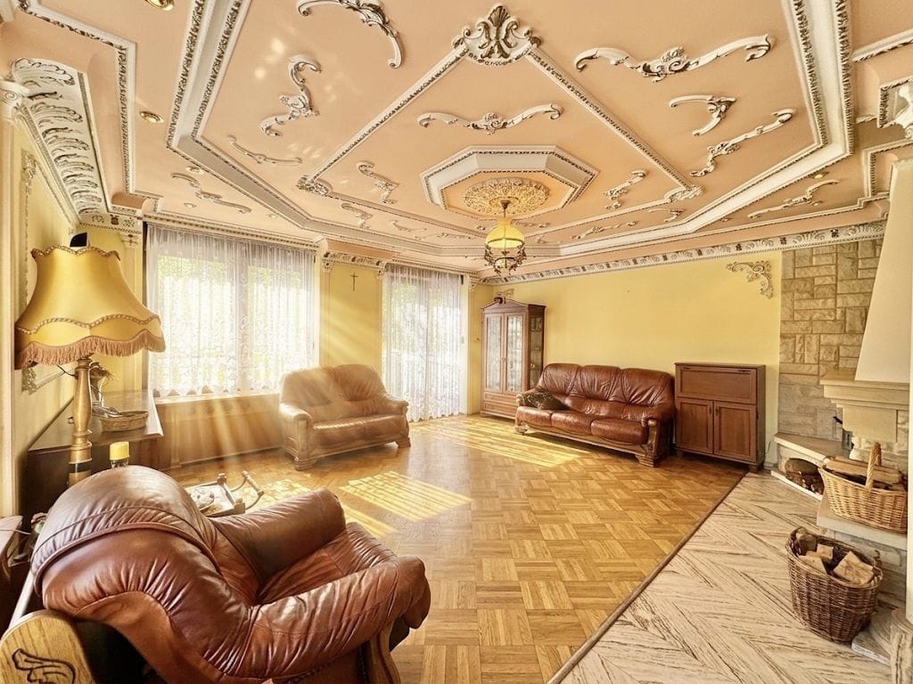 Dom 8 pokojowe na Sprzedaż
