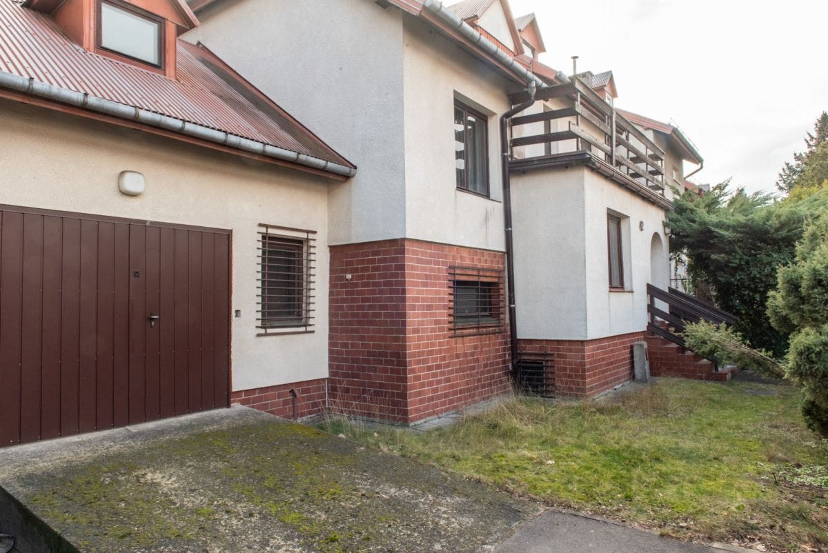 Dom 10 pokojowe na Sprzedaż