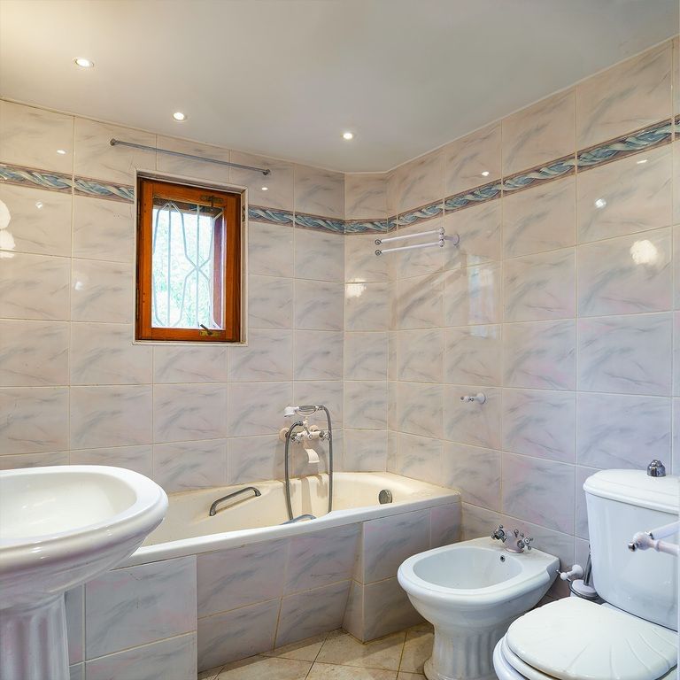 Dom 4 pokojowe na Sprzedaż