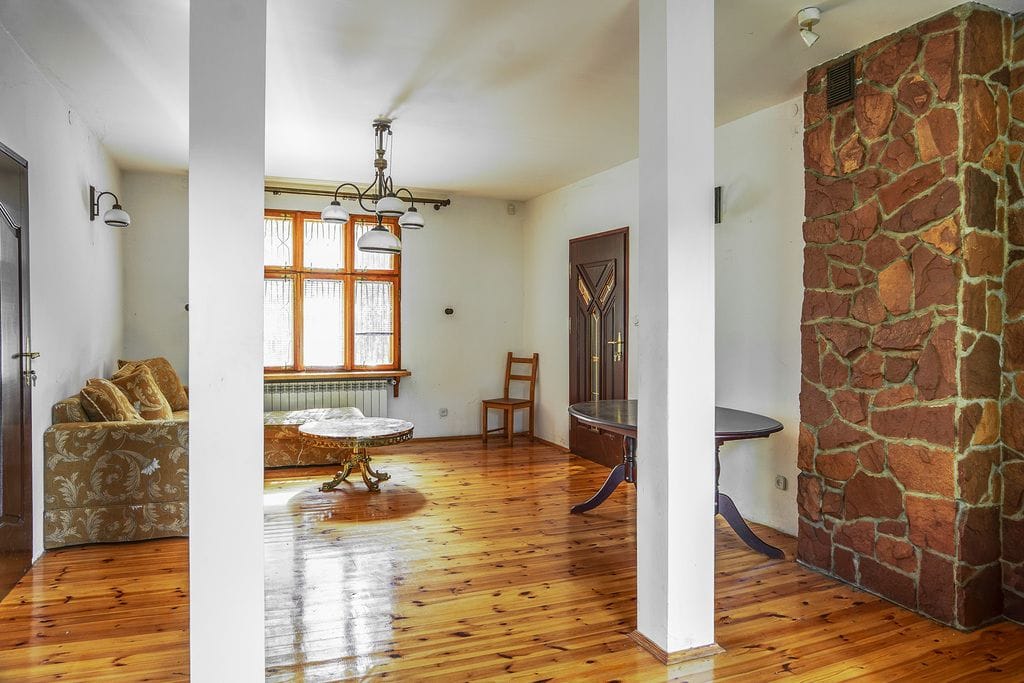 Dom 4 pokojowe na Sprzedaż