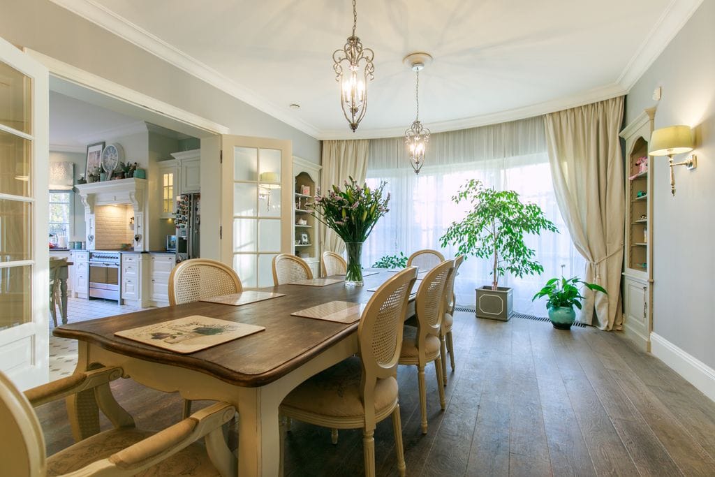 Dom 8 pokojowe na Sprzedaż