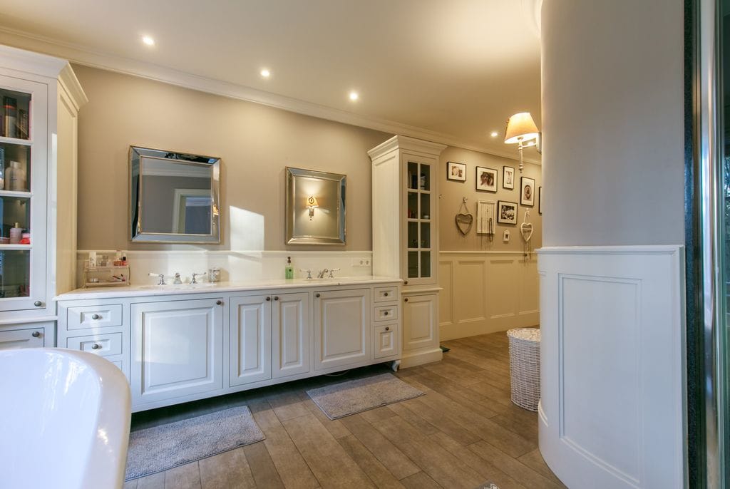 Dom 8 pokojowe na Sprzedaż