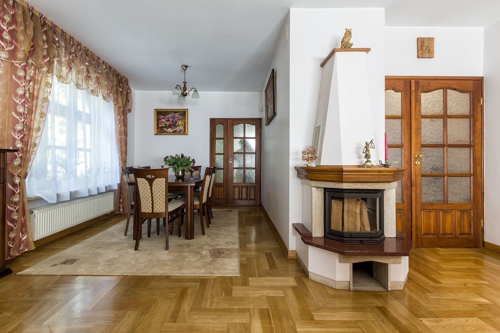 Dom 6 pokojowe na Sprzedaż