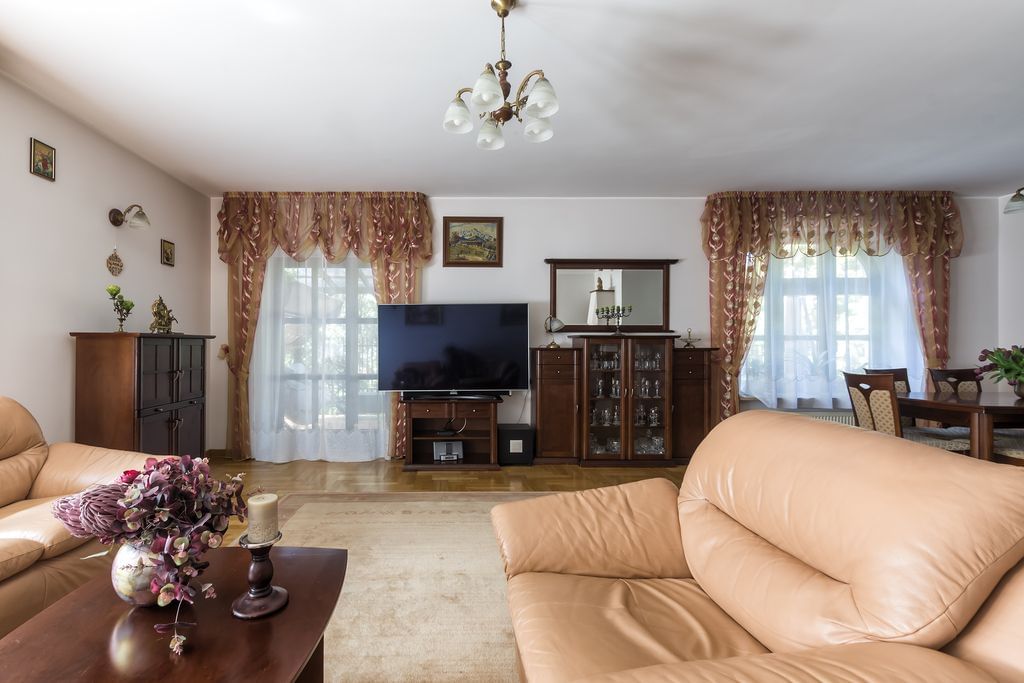 Dom 6 pokojowe na Sprzedaż