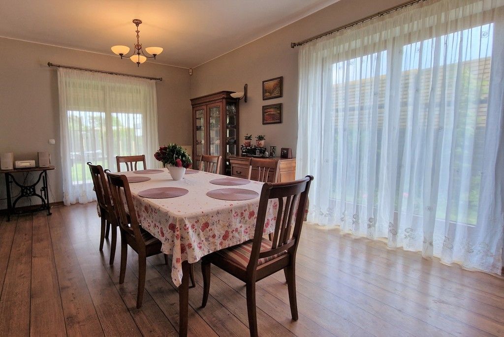 Dom 5 pokojowe na Sprzedaż