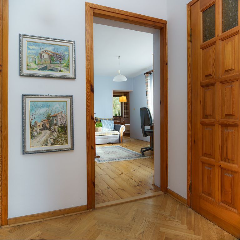 Dom 8 pokojowe na Sprzedaż