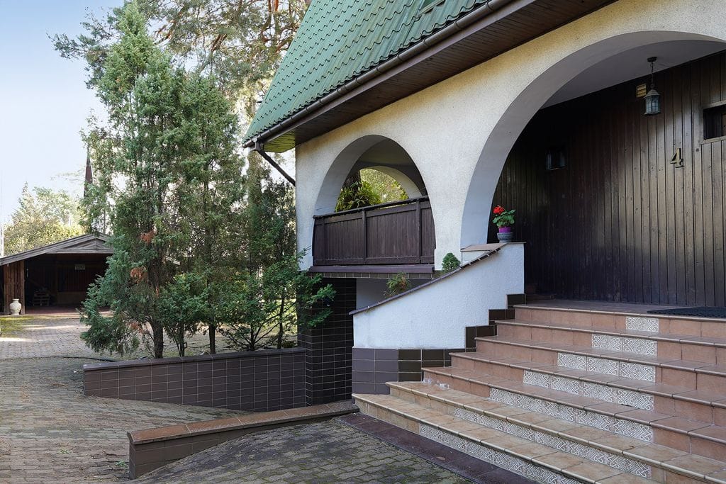 Dom 8 pokojowe na Sprzedaż