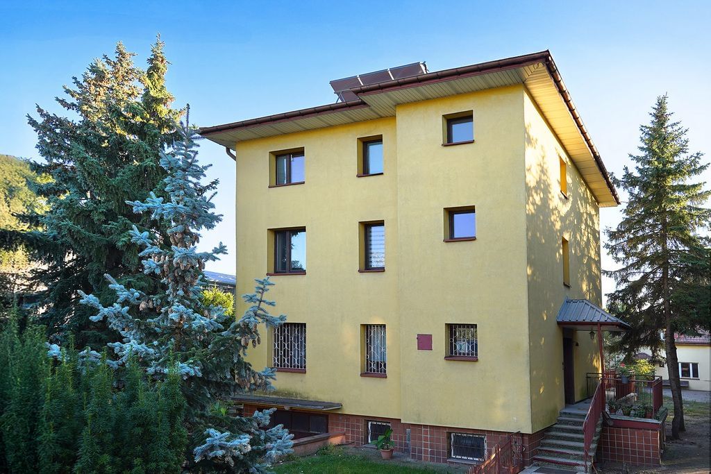 Dom 11 pokojowe na Sprzedaż