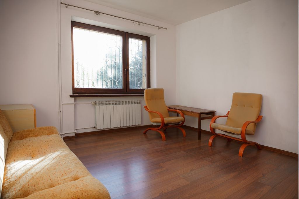 Dom 11 pokojowe na Sprzedaż