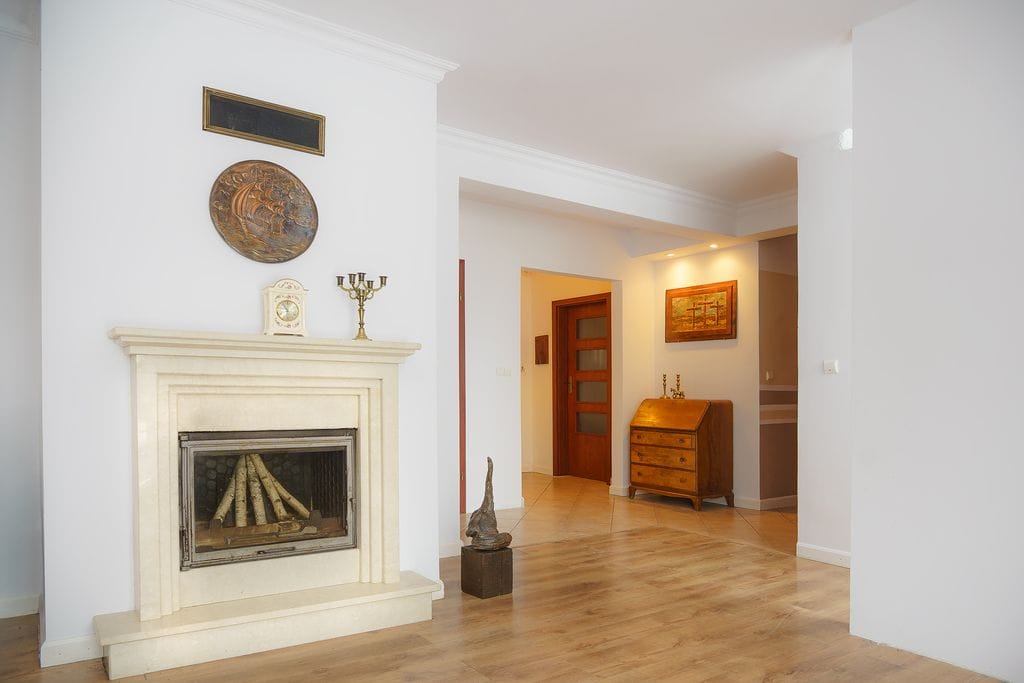 Dom 6 pokojowe na Sprzedaż