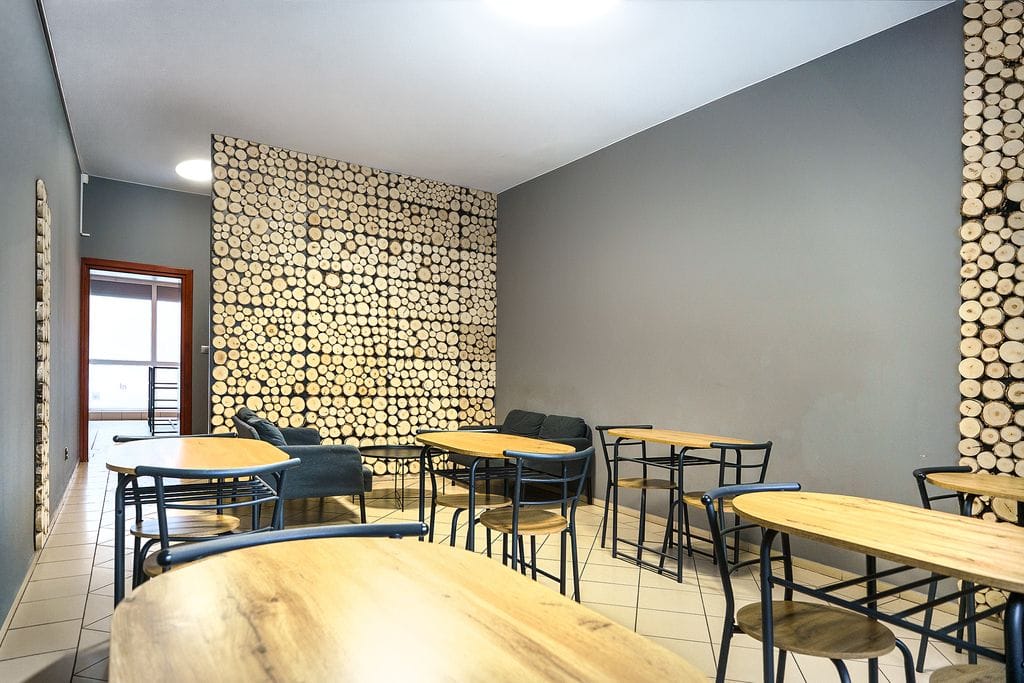 Dom 25 pokojowe na Sprzedaż