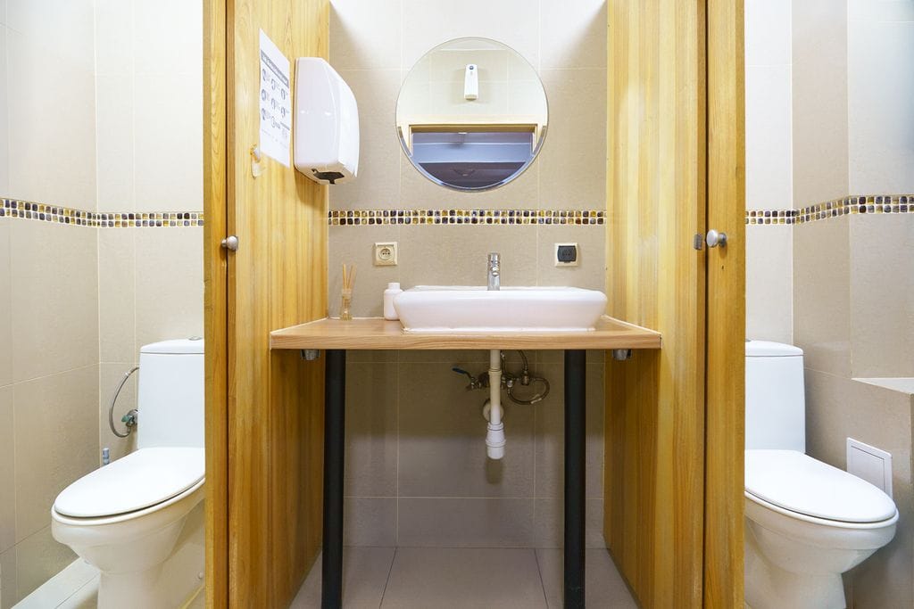 Dom 25 pokojowe na Sprzedaż