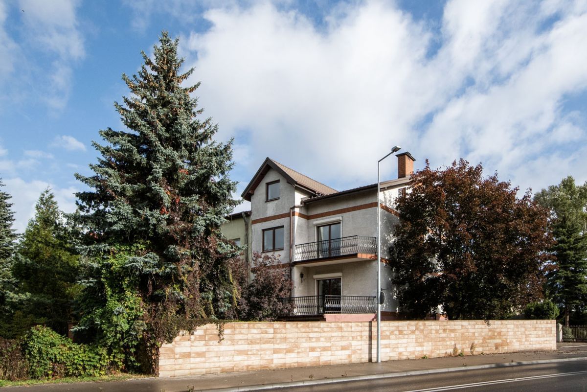 Dom 8 pokojowe na Sprzedaż