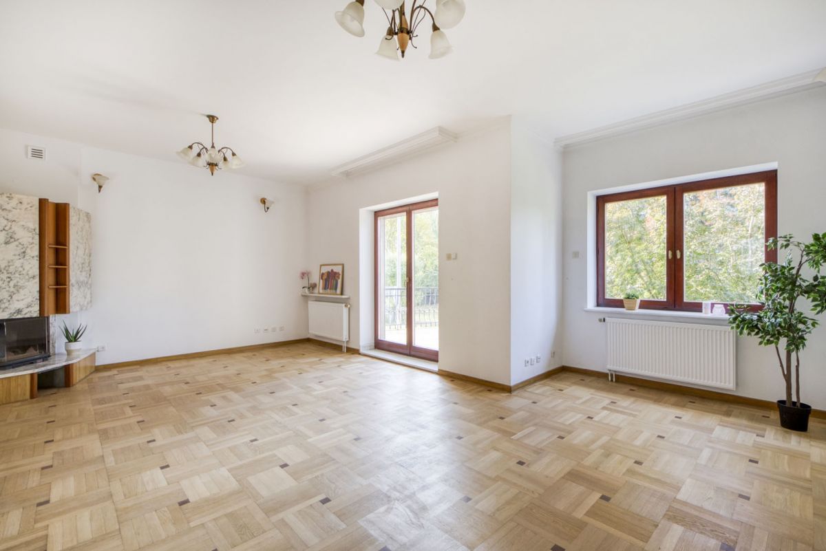 Dom 8 pokojowe na Sprzedaż