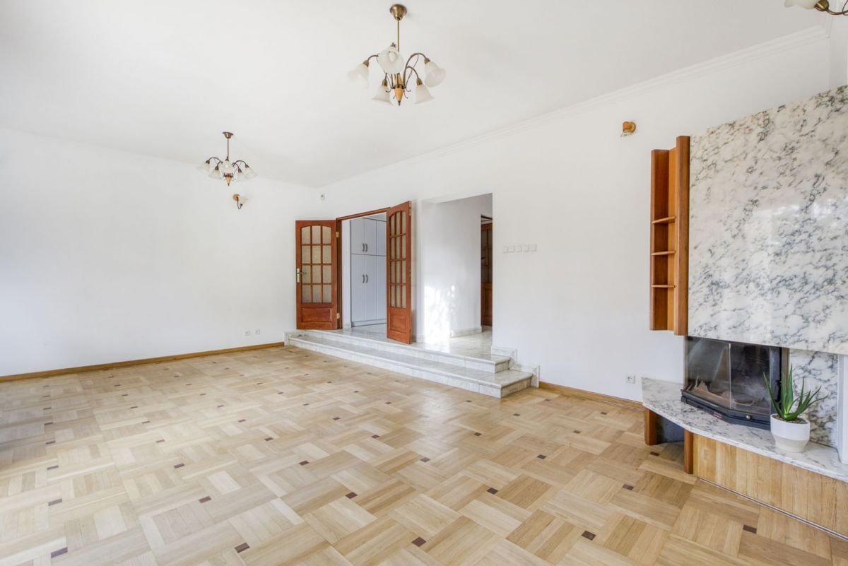 Dom 8 pokojowe na Sprzedaż