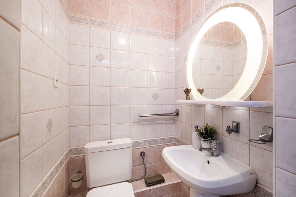 Dom 8 pokojowe na Sprzedaż