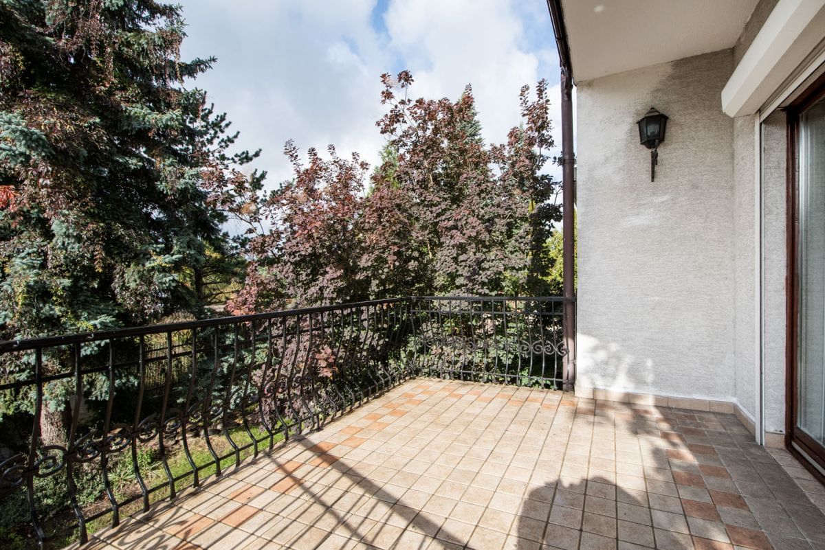 Dom 8 pokojowe na Sprzedaż