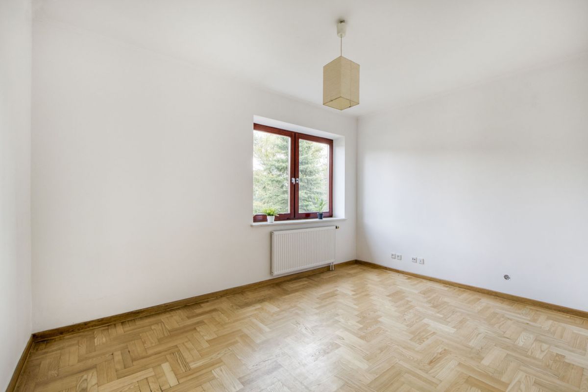 Dom 8 pokojowe na Sprzedaż