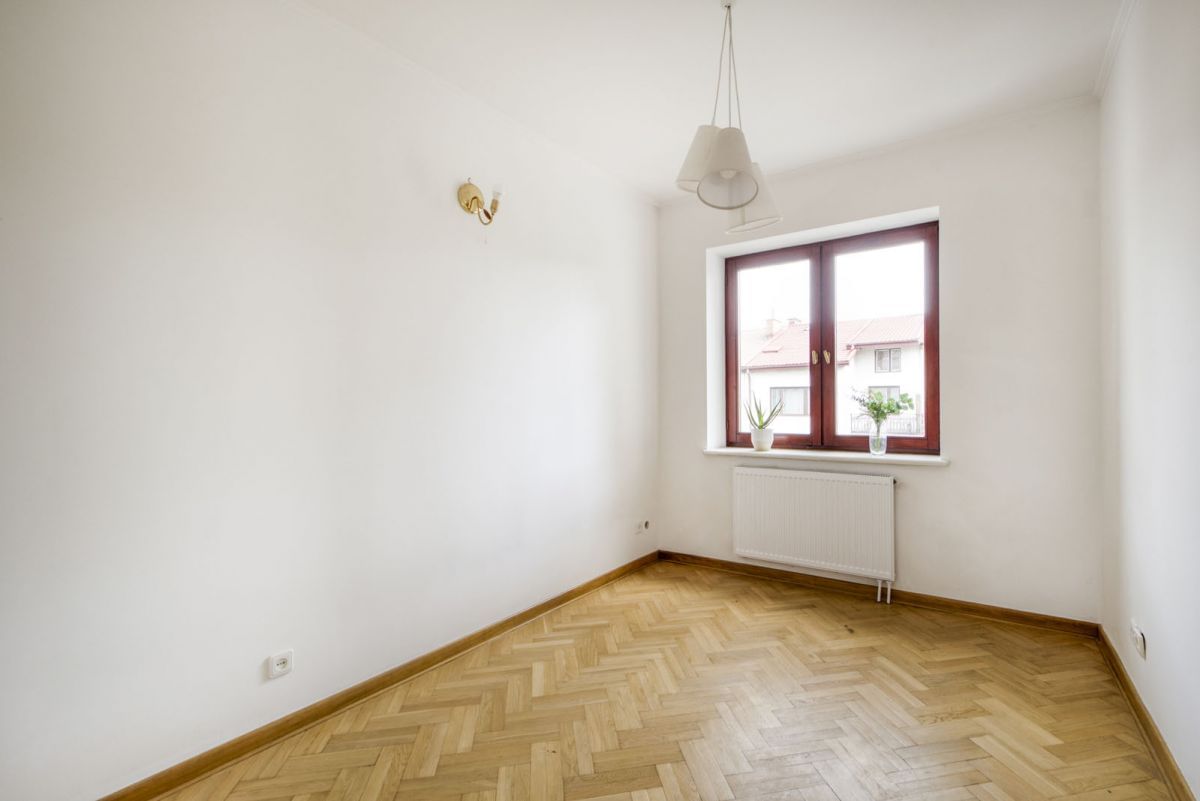 Dom 8 pokojowe na Sprzedaż