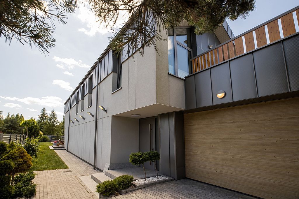 Dom 5 pokojowe na Sprzedaż