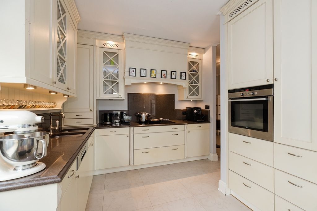 Mieszkanie 5 pokojowe na Sprzedaż