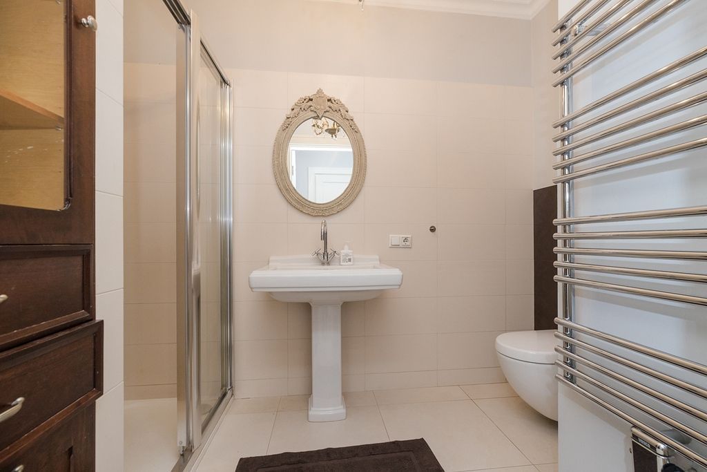 Mieszkanie 5 pokojowe na Sprzedaż