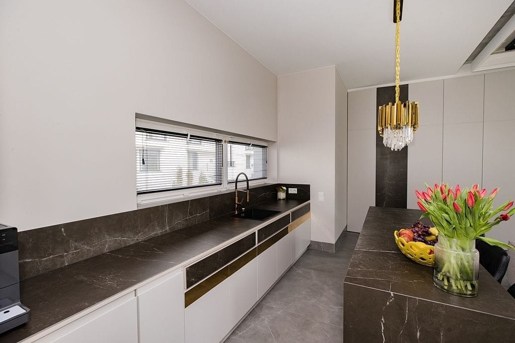 Dom 8 pokojowe na Sprzedaż