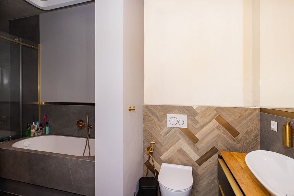 Dom 8 pokojowe na Sprzedaż