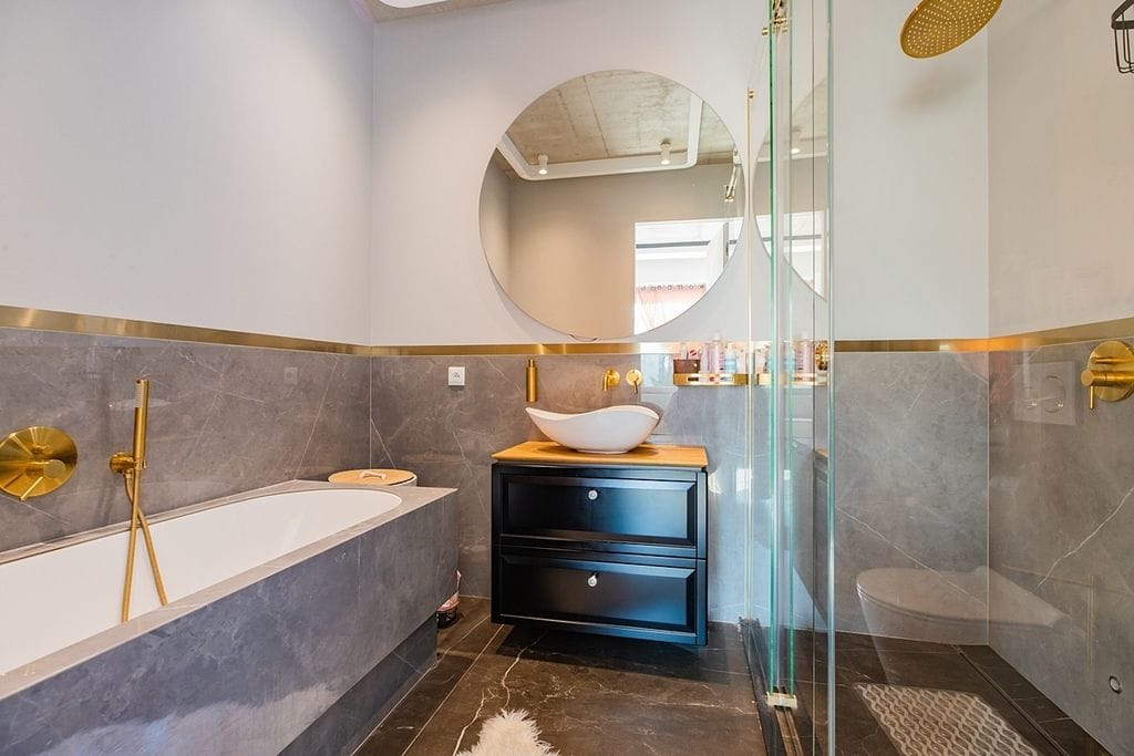 Dom 8 pokojowe na Sprzedaż