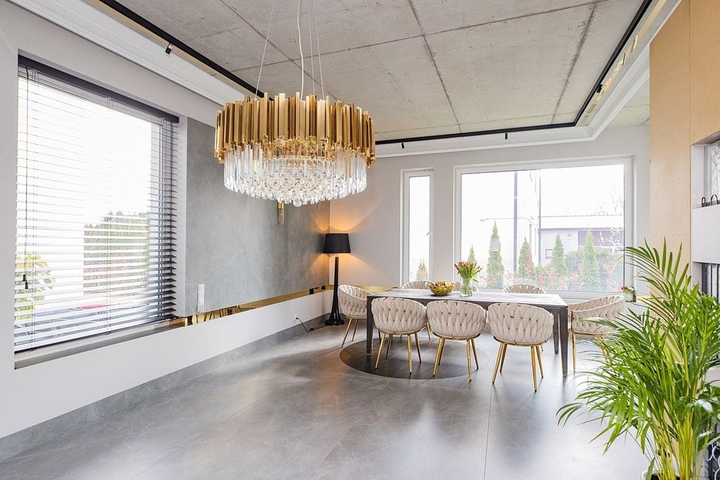 Dom 8 pokojowe na Sprzedaż