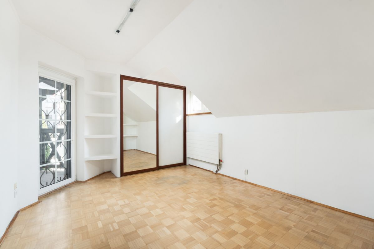 Dom 5 pokojowe na Sprzedaż