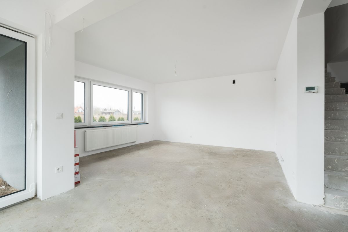 Dom 6 pokojowe na Sprzedaż