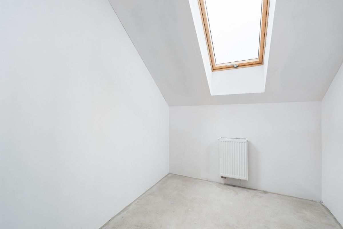 Dom 6 pokojowe na Sprzedaż