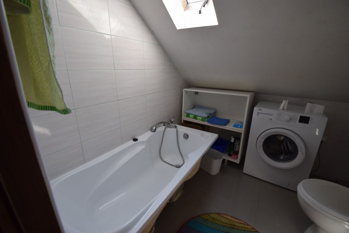 Dom 4 pokojowe na Sprzedaż