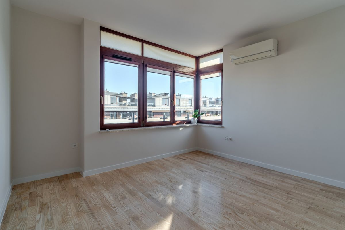 Mieszkanie 5 pokojowe na Sprzedaż